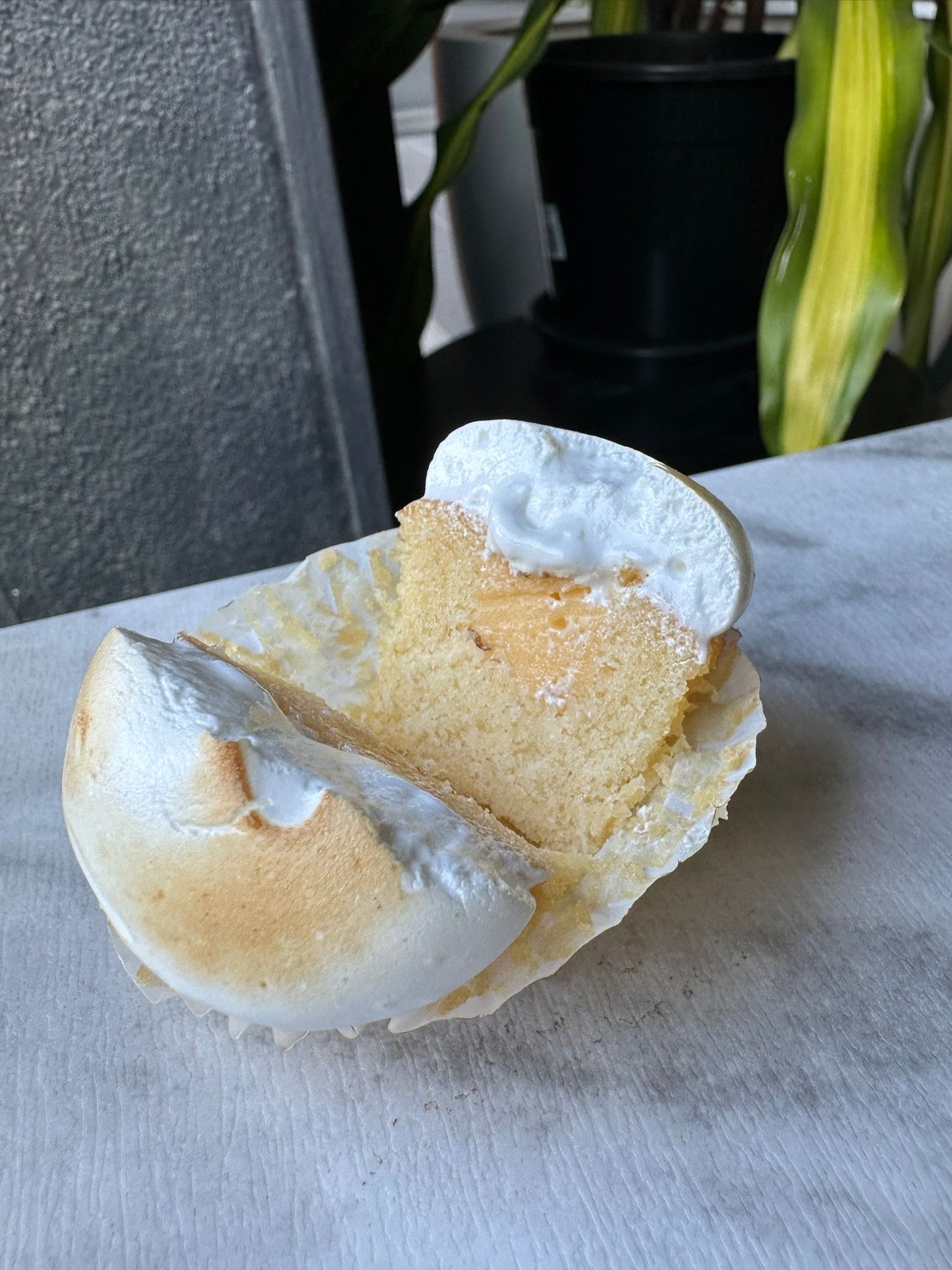 Mini Lemon Meringue Cupcakes (24)