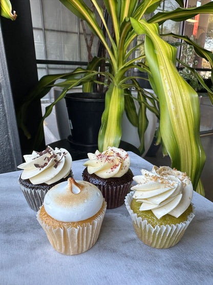 Mini Lemon Meringue Cupcakes (24)