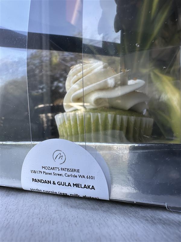 Pandan & Gula Melaka Cupcakes (12)
