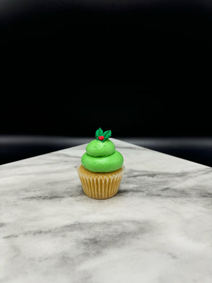 Mini Christmas Cupcakes (24)